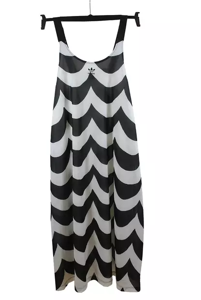 adidas_mekko.jpg - Käytetyt Naisten mekot ja hameet - A00001630 - 1