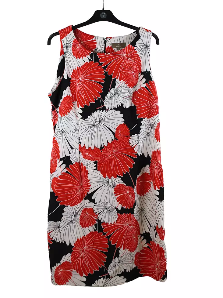 aventura_kukkamekko_kuva1.jpg - Käytetyt Naisten mekot ja hameet - A00001611 - 1