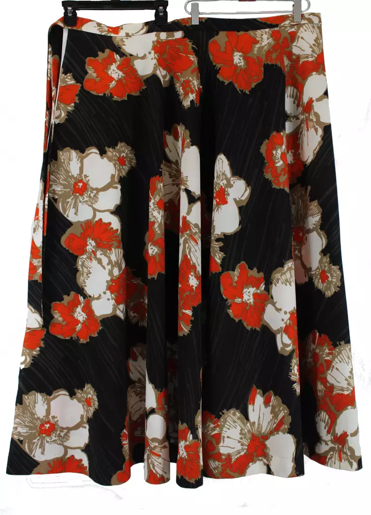 A00001661-20250814083834315.jpg - Käytetyt Naisten mekot ja hameet - A00001661 - 1