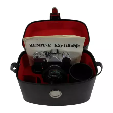 Zenit_E_kamera_ja_laukku_kuva3.jpeg - Käytetyt Kamerat - A00000773 - 2
