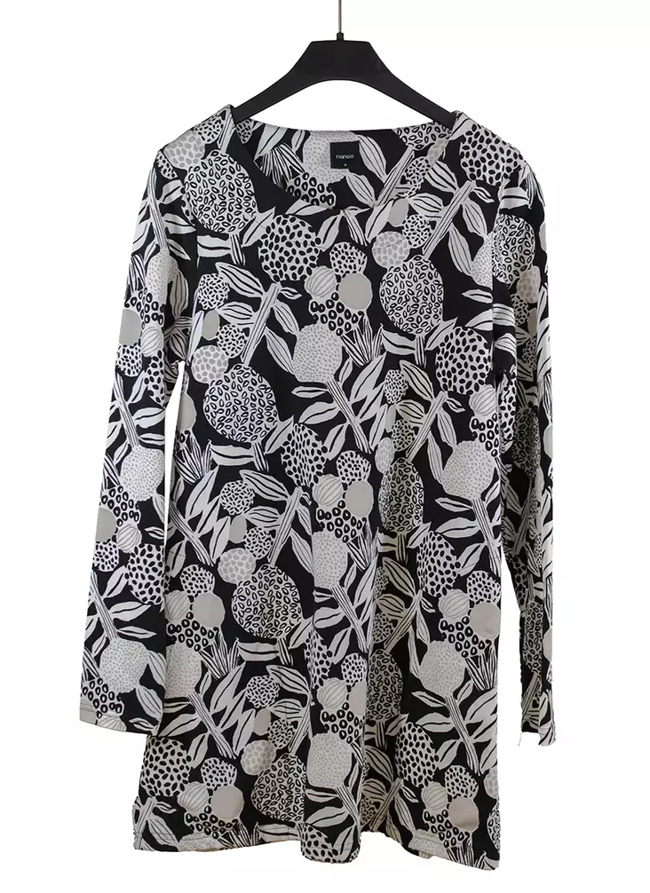 nanso_trikootunika_kuva1.jpg - Käytetyt Naisten paidat ja topit - A00001615 - 1