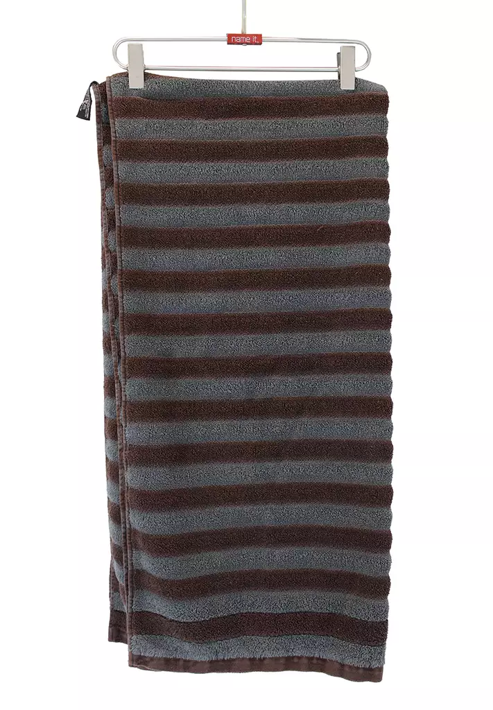 finlayson_ruskeaharmaa_raitapyyhe.jpg - Käytetyt Pyyhkeet - A00001657 - 1