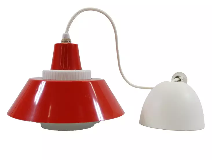 retro_kattovalaisin_punainen.jpg - Käytetyt Kattovalaisimet - A00000637 - 1