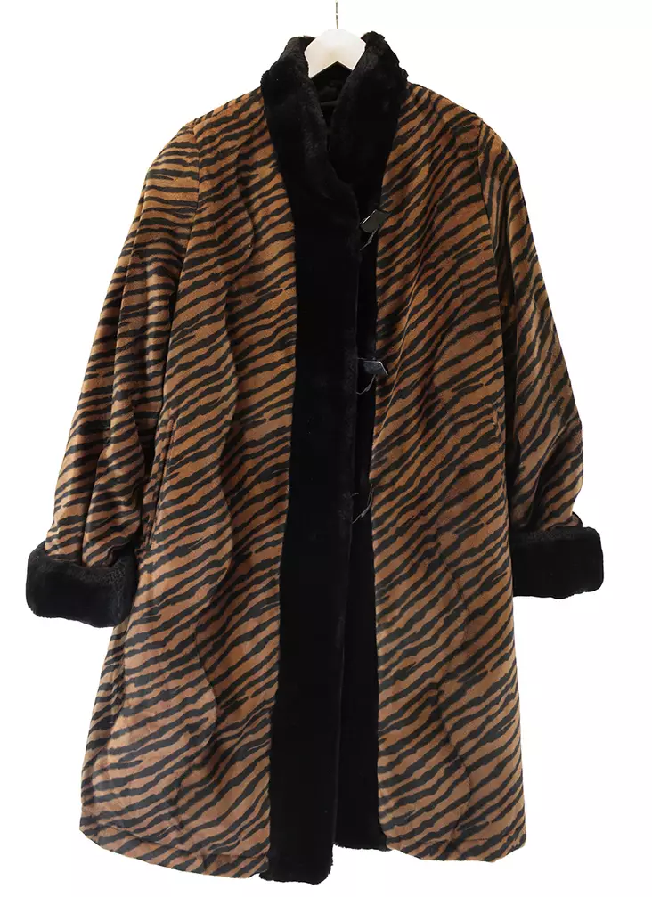 Tiikerikuosi_talvitakki.jpg - Käytetyt Naisten takit ja jakut - A00000617 - 1