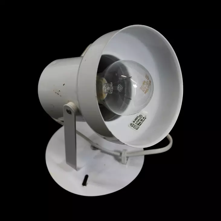 Retro_Lival_seinavalaisin_kuva3.jpeg - Käytetyt Seinävälaisimet - A00000718 - 1