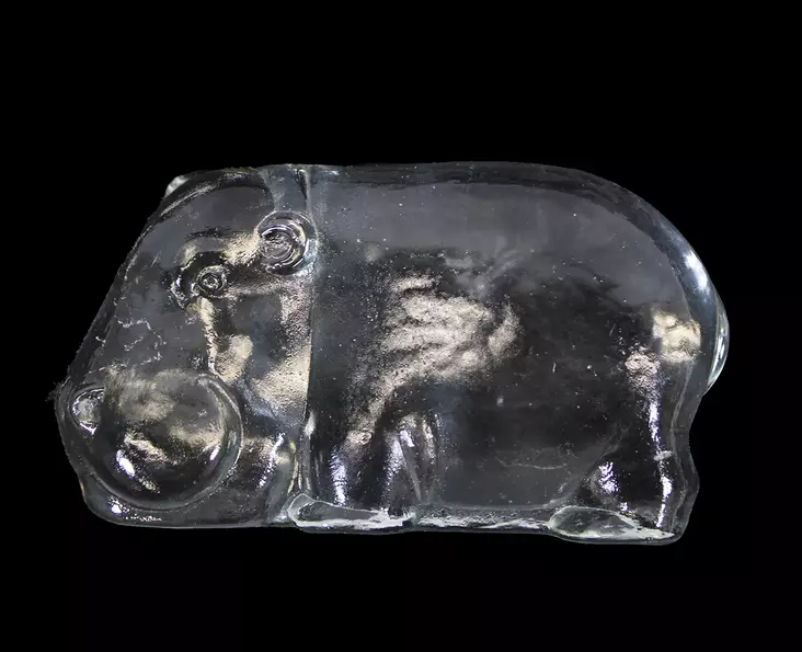 lasihippo_kuva1.jpg - Käytetyt Koriste-esineet - A00000469 - 1